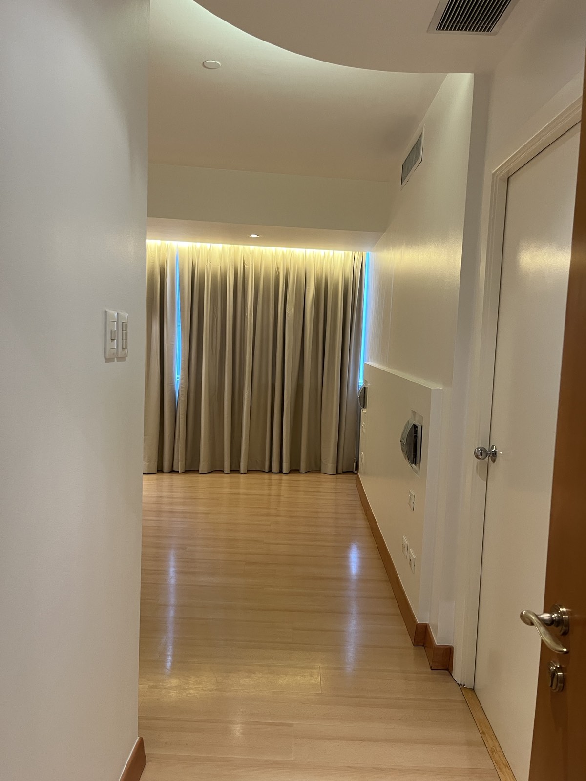 2br regent parkway for sale me0143